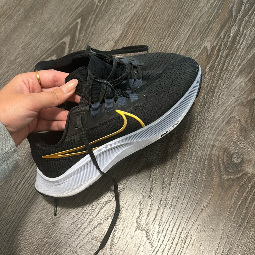 Women’s Nike Pegasus sneakers
